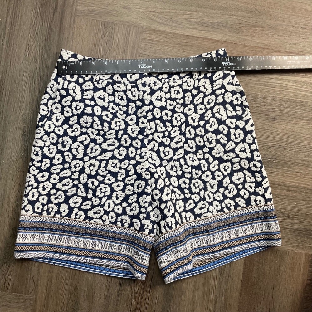 NWT J.McLaughlin Trixie Geo Cheetah Animal Print Shorts Womens 0 Navy Blue White - Picture 6 of 8